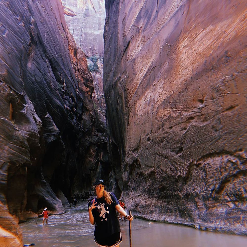 Meet your Posher, Larissa